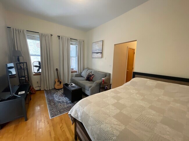 212 Chestnut Ave unit 4, Jamaica Plain, MA 02130 - photo 4