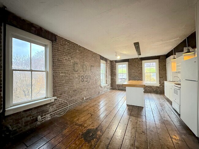 12 Front St unit 1, Newburgh, NY 12550 - photo 5