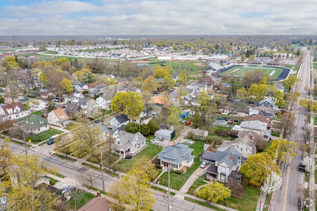 Eastfield sits near Lansing’s downtown with shops and local dining.