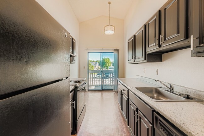 The Richfield, Aurora, CO 80013 - photo 7