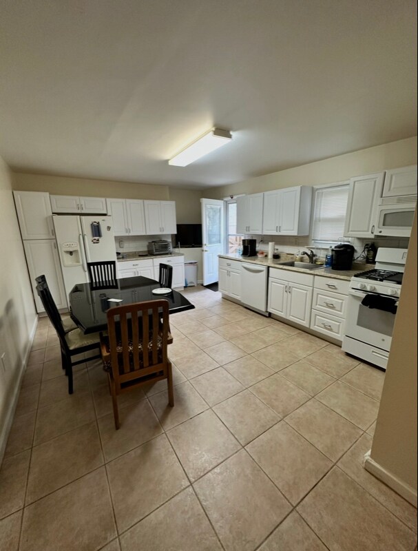 203 Pineview Ave, Bardonia, NY 10954