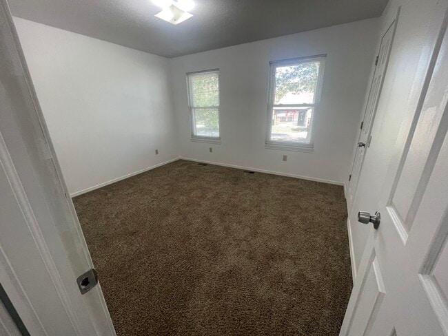 317 S Market St, Nixa, MO 65714 - photo 2