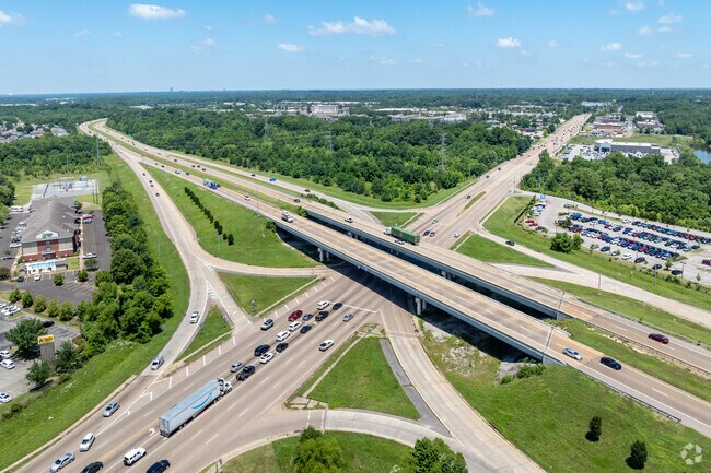 Just north of Center Hill State Route 385 is the main route for commutes in and around Memphis.