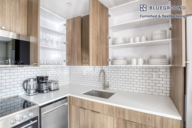 68 Gold St unit FL4-ID961, Brooklyn, NY 11201 - photo 7