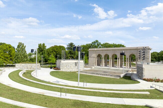 Near Northwest Riverside locals have opportunities to enjoy outdoor performances nearby.