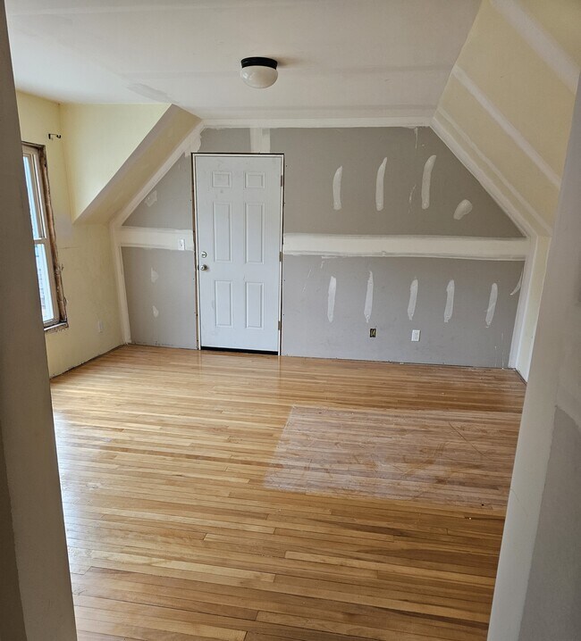 34 Park St Unit 1, South Paris, ME 04281