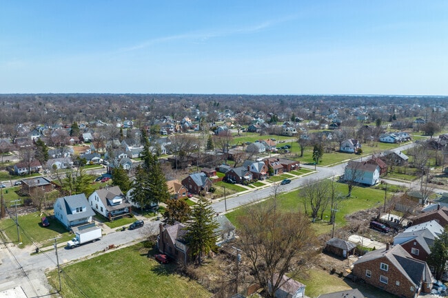 The Fox Creek neighborhood is sparsely populated with room for gardens.