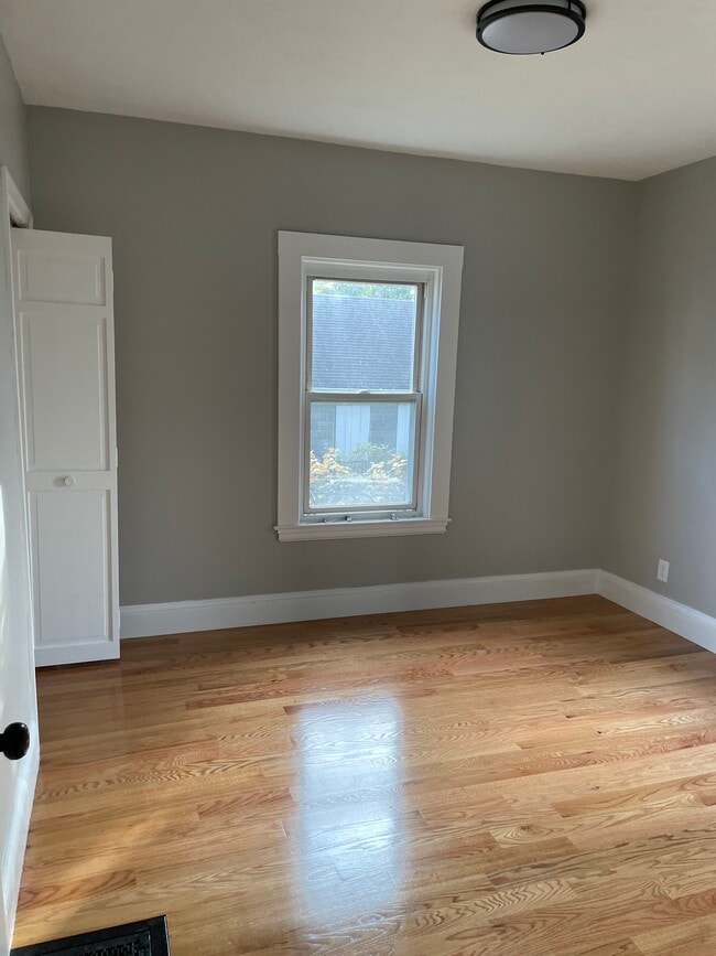 96 Edinboro Rd, Quincy, MA 02169 - photo 3