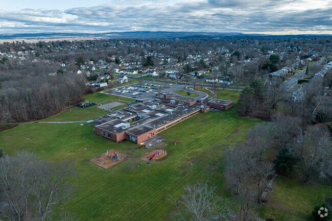 Emerson-Williams School students have 49% reading comprehension.