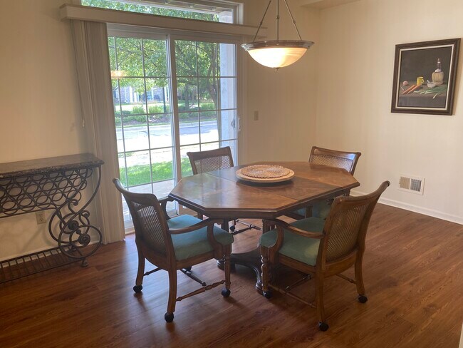 1075 Alameda Blvd, Troy, MI 48085 - photo 5