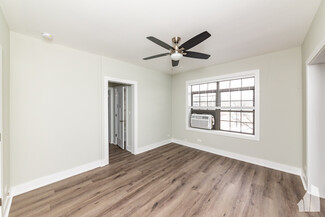 485 Roger Williams Ave, Highland Park, IL 60035