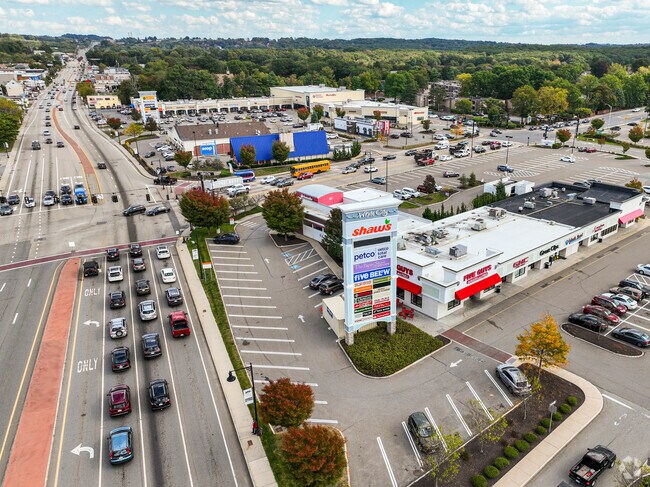 Lake Park is convenient to major retailers and grocery stores like Shaw's.