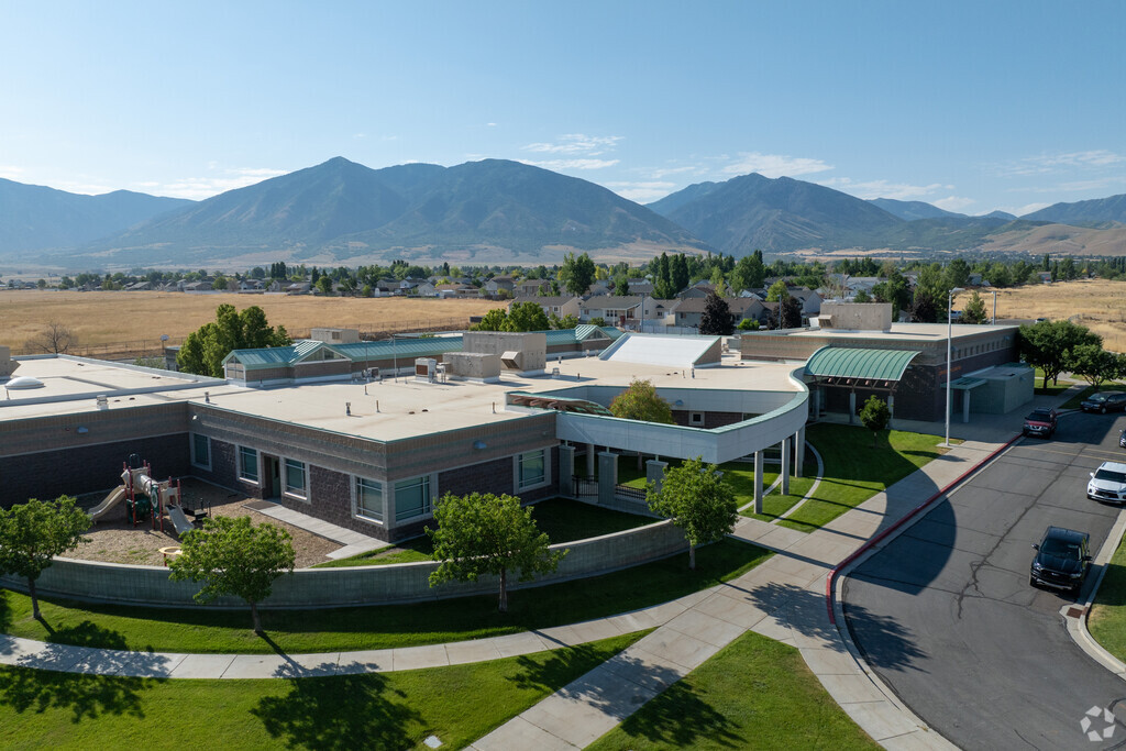 Copper Canyon Elementary School is located in the Tooele County neighborhood.