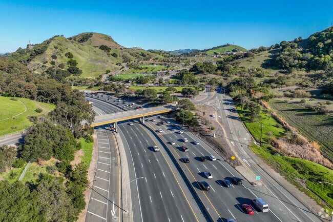 Wilder Road runs through the center of the neighborhood and merges with California state Route 24.