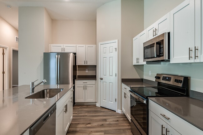 6052 Navona Way, Winter Haven, FL 33884 - photo 3