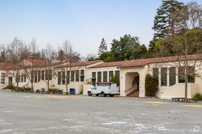 Beach Elementary School serves grades K-5 with a student-teacher ratio of 16 to 1.