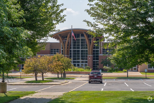 Lake Geneva Middle School has an overall B rating on Niche.