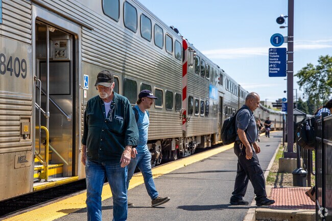 McCarty Burlington residents have quick access to Downtown Chicago via the local Metra Station.