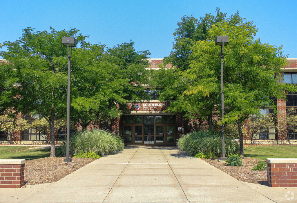 South Elgin High School provides education in the neighborhood of 
Elgin.