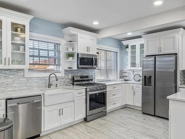 116-01-116221 221st St unit 1, Queens, NY 11411 - photo 2