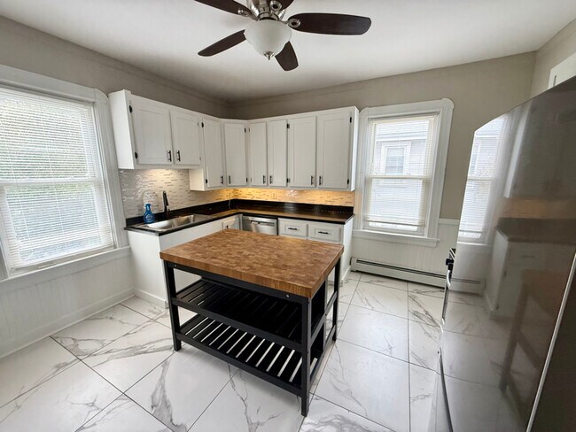 43 Fruit Hill Ave unit 2, Providence, RI 02909 - photo 2