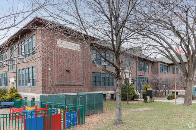 37% of students at Lincoln Elementary School in Ridgefield Park, NJ are proficient in reading.
