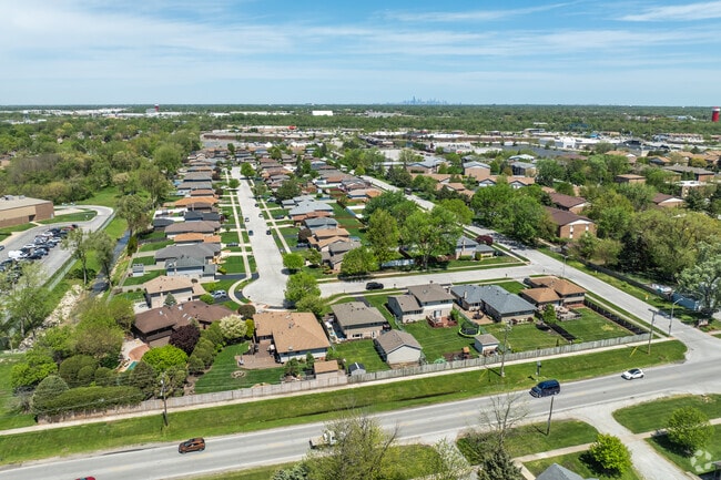 Residents love the proximity to Chicago in Crestwood.