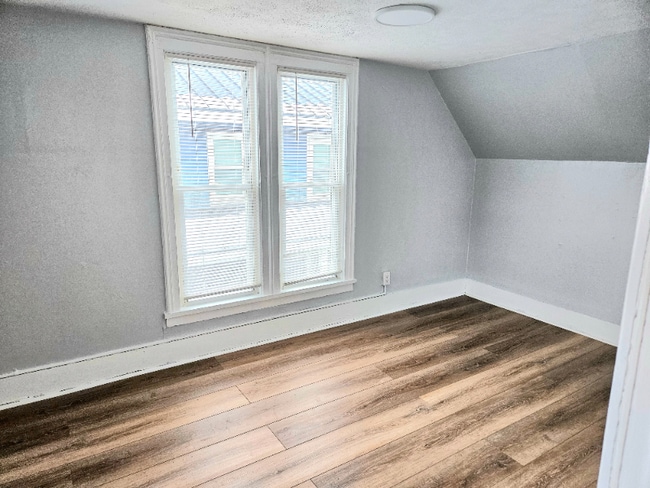 25 Saltonstall St unit Upstairs, Canandaigua, NY 14424 - photo 7