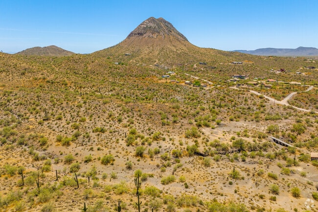 Elevate your lifestyle in New River's mountainscapes.