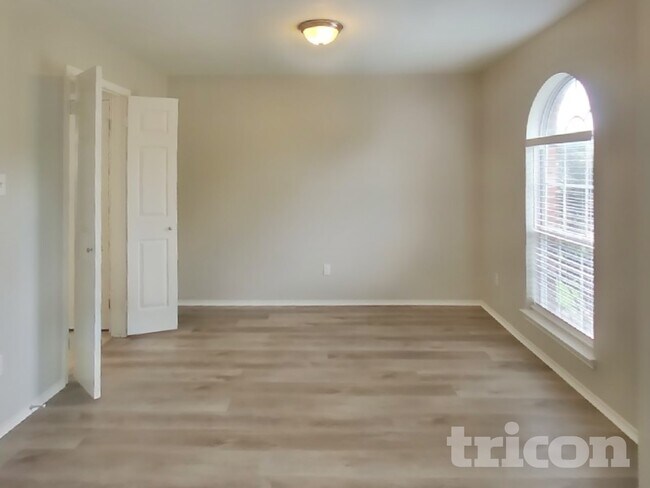 1701 Pecan View Dr, Garland, TX 75040 - photo 5