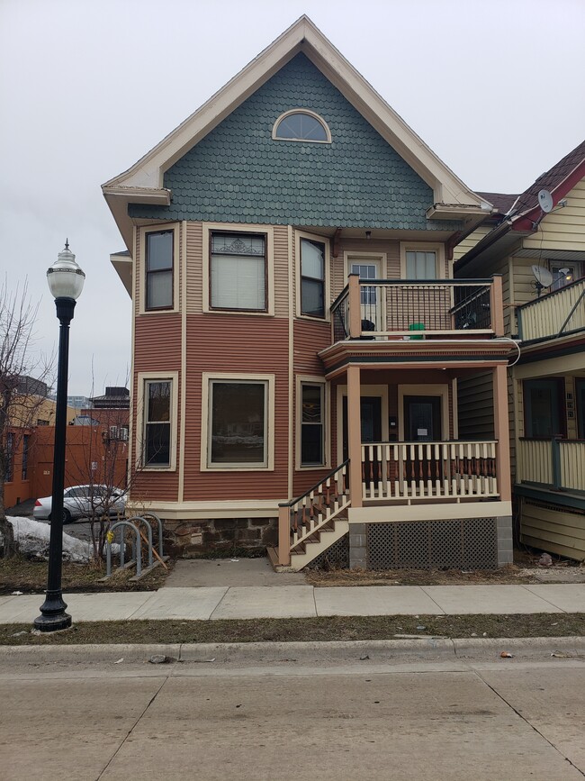 13 S Blair St, Madison, WI 53703 - photo 3