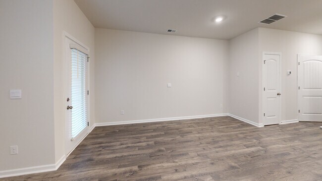 2286 Jamin Bend unit 19, Lithonia, GA 30058 - photo 2