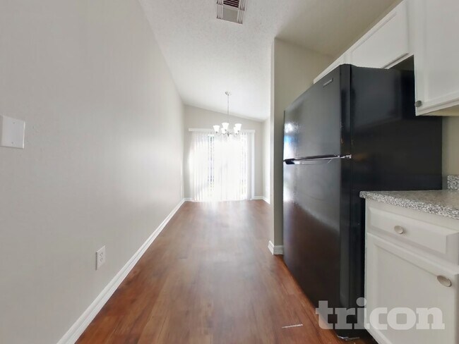 3155 Boynton Dr, Houston, TX 77045 - photo 7