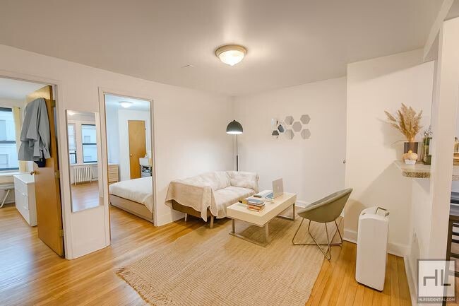 2067 32nd St unit 3 RD FL, Astoria, NY 11105 - photo 7