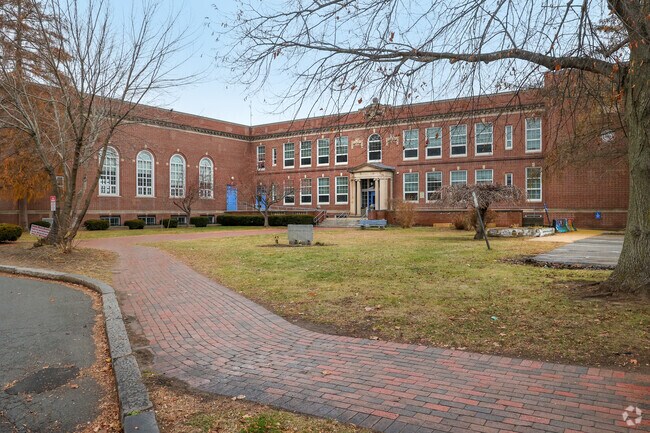 Saltonstall School provides education in Salem Ma.