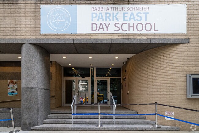 Rabbi Arthur Schneier Park East Day School has 191 students in grades PK, K-8.
