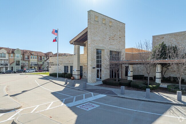 La Villita Middle School serves students from K-5th grade.