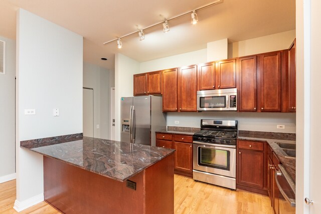 550 W Fulton St unit 406, Chicago, IL 60661 - photo 5