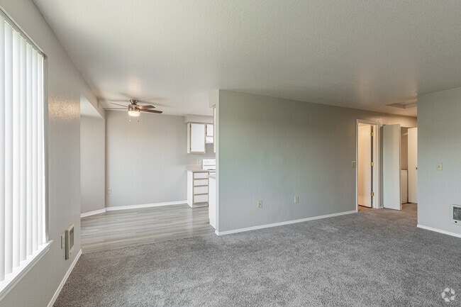2BR, 2BA - 900SF - Living Room