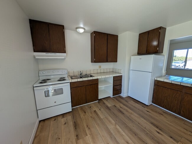 1551 Memorial Dr unit 2, Hollister, CA 95023 - photo 5