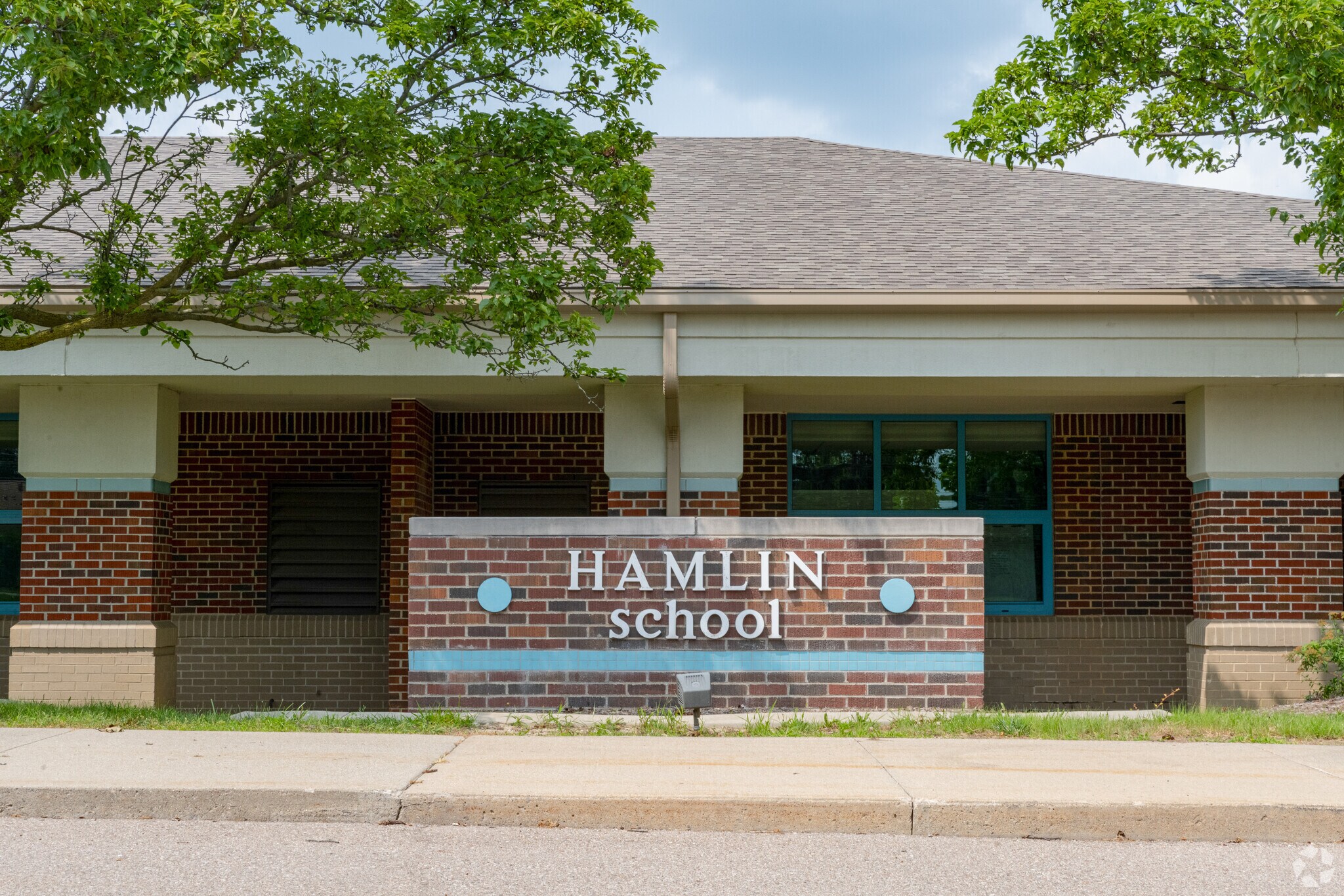 2411 Rochelle Park Dr, Rochester Hills, MI 48309 MLS 20240023566