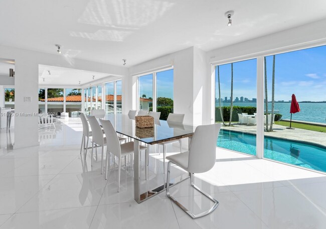 7504 W Treasure Dr, North Bay Village, FL 33141 - photo 5