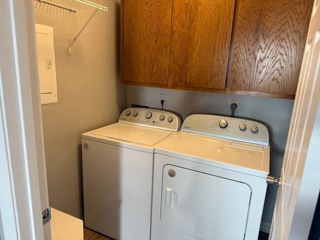 2819 Longmire Dr unit B, College Station, TX 77845 - photo 5