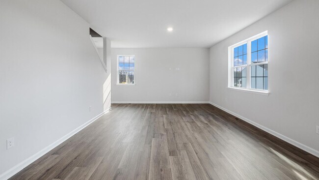 523 Atkinson St, Shenandoah Junction, WV 25442 - photo 7