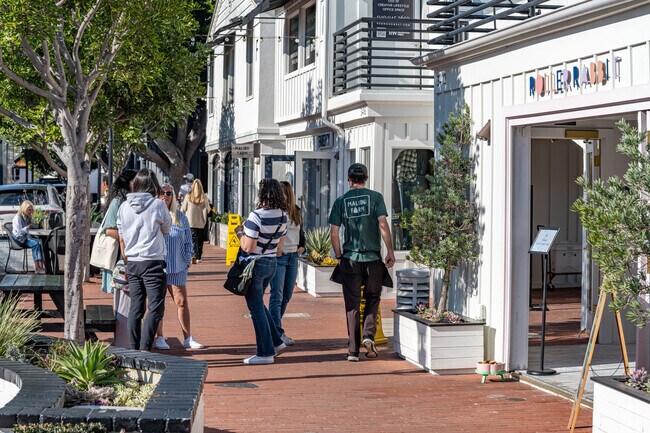 Lido Marina Village near Harbor Ridge blends waterfront dining, shopping, and coastal charm.