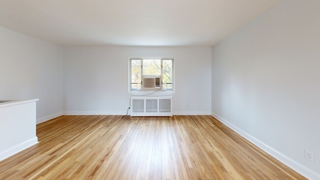 220-06 Stronghurst Ave unit Upper, Queens Village, NY 11427 - photo 2