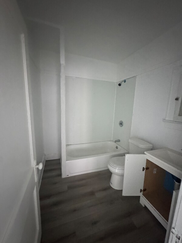 12202 Benham Ave unit 2, Cleveland, OH 44105 - photo 4