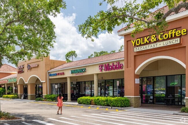 The Shoppes at Pebblebooke in Heritage Bay offers a variety of eateries and retail stores.