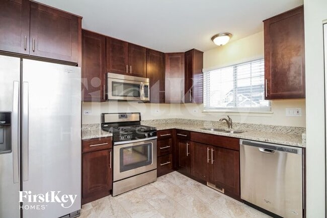 3023 Impressions Dr, Lake In the Hills, IL 60156 - photo 6