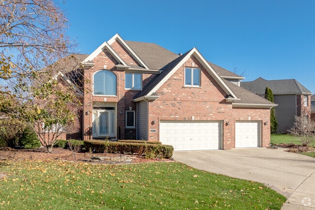 Brick new traditional homes are common in Big Woods Marmion.